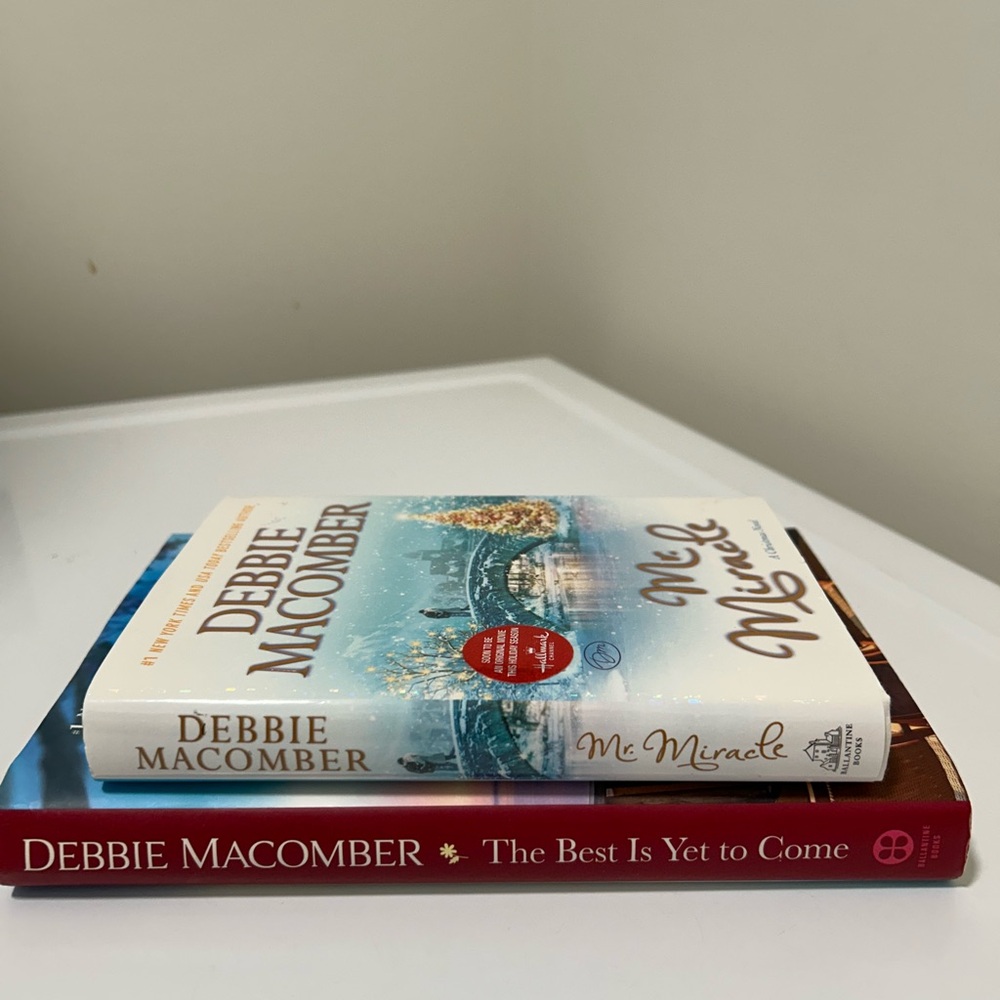 Debbie Macomber Book Bundle - Picture 4 of 13